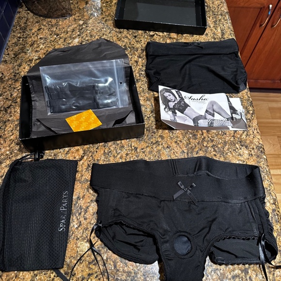 SASHA O’RING LINGERIE HARNESS - MIDNIGHT BLACK, XS (2-4) NWT - Picture 9 of 13